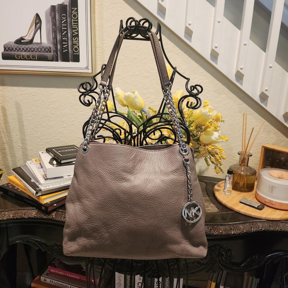 Michael kors pebbled leather shoulder bag